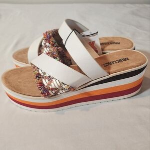 NWT Muk Luks White and Red Platform Shoes with Playful Design 9